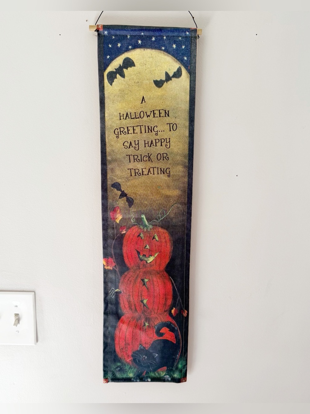 Vintage Halloween hanging wall decor tapestry.